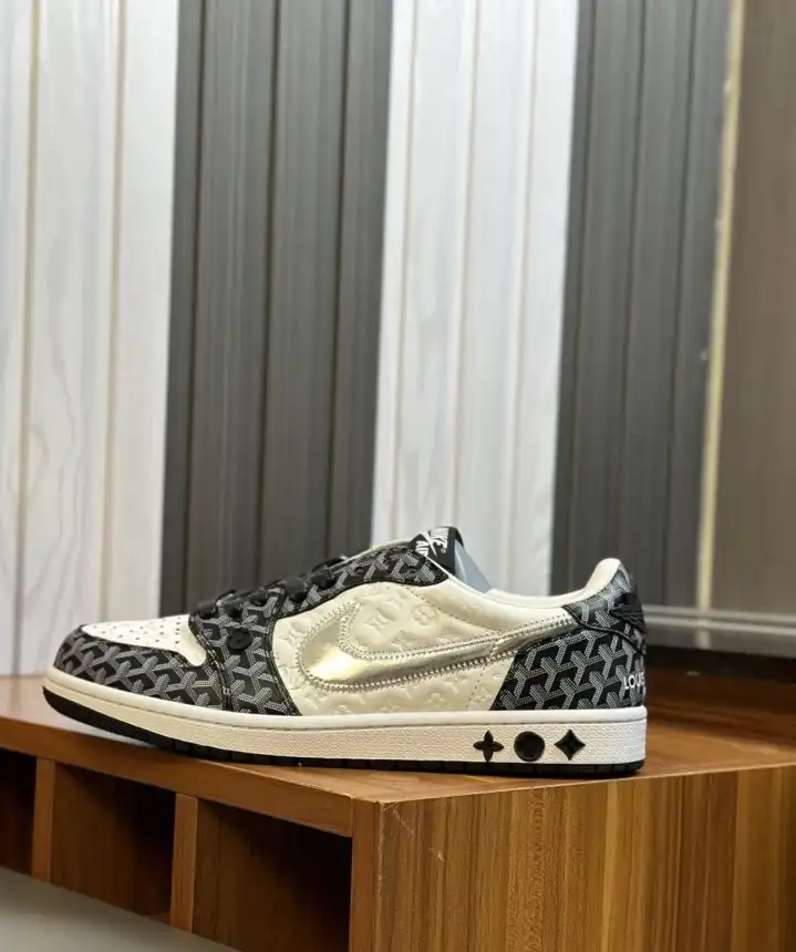 hype Louis Vuitton Sneakers