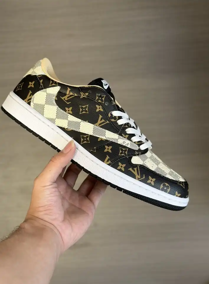 hype Louis Vuitton Sneakers