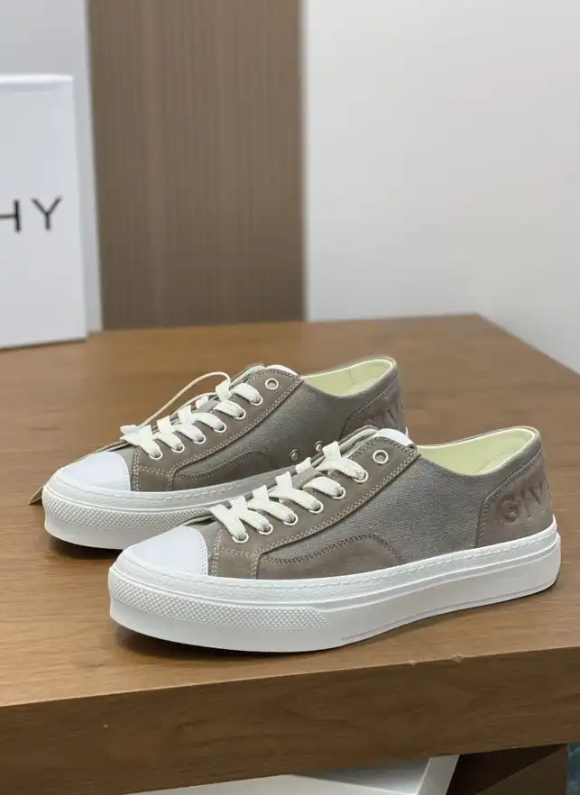 hype Givenchy Sneakers