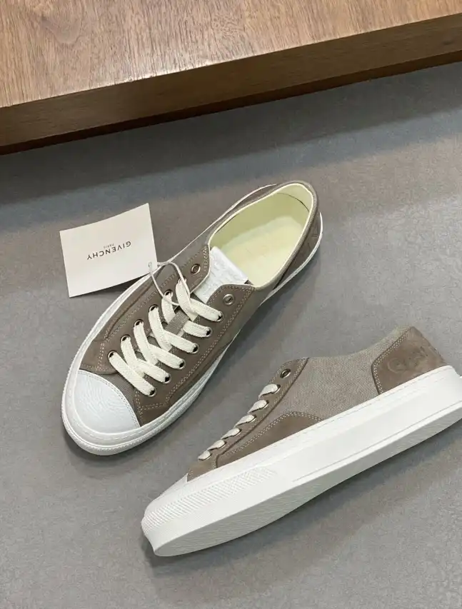 hype Givenchy Sneakers