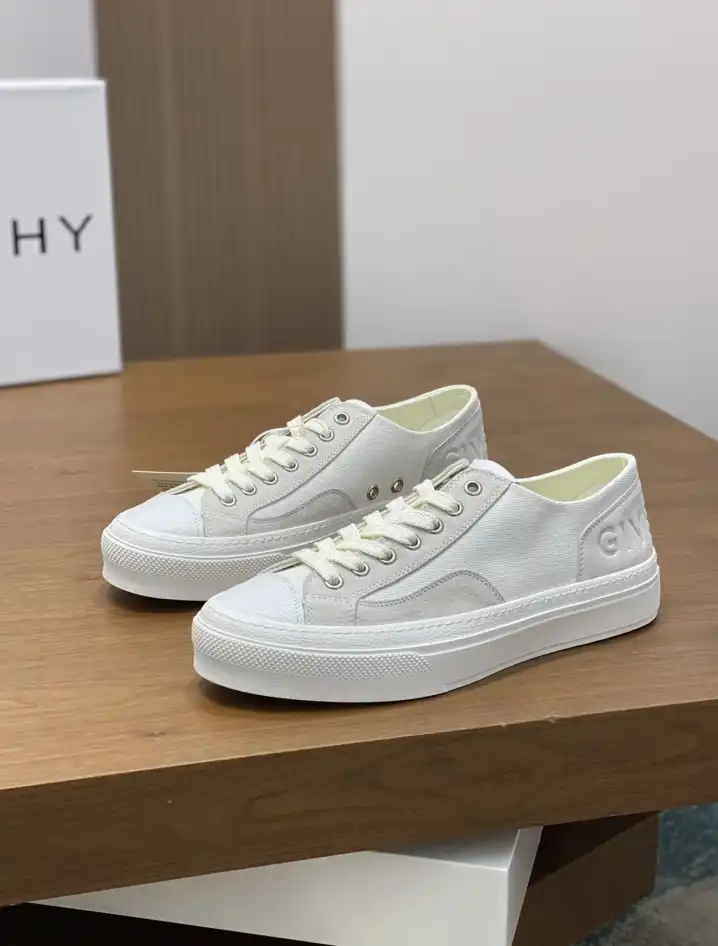 hype Givenchy Sneakers