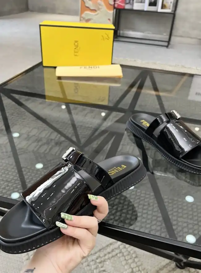 hype Fendi Slippers