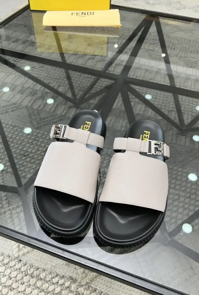 hype Fendi Slippers