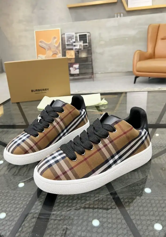 hype Burberry Sneakers