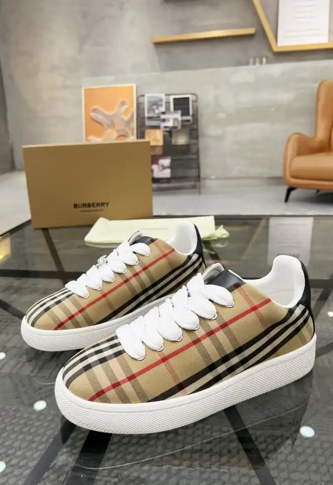 hype Burberry Sneakers