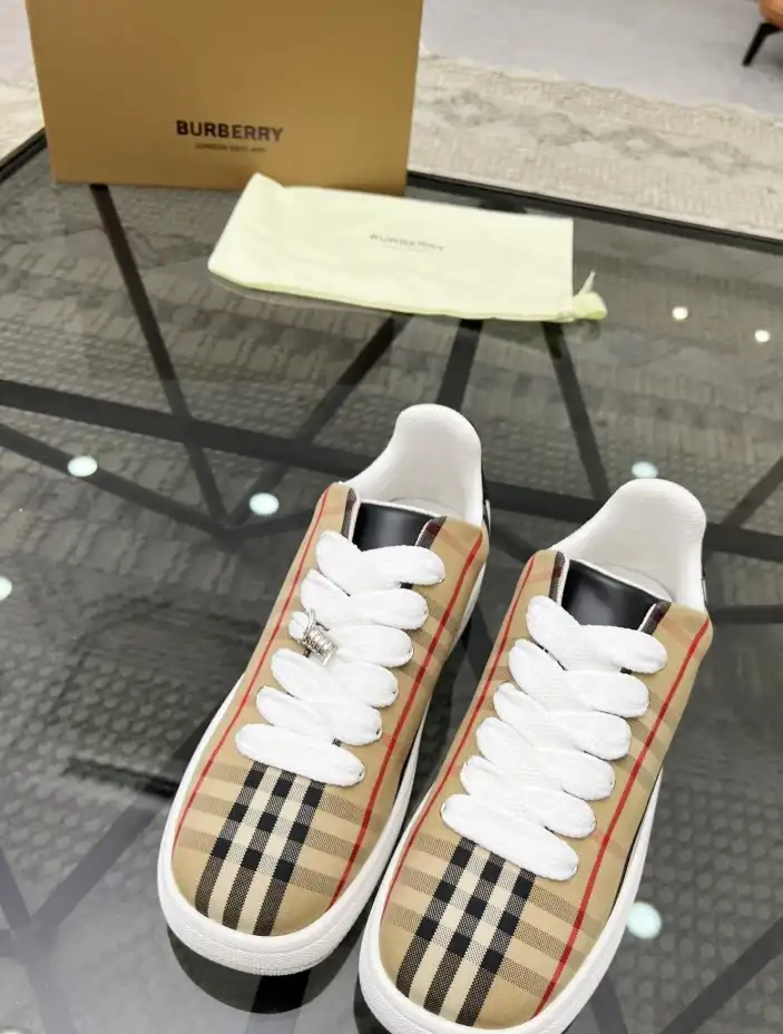 hype Burberry Sneakers