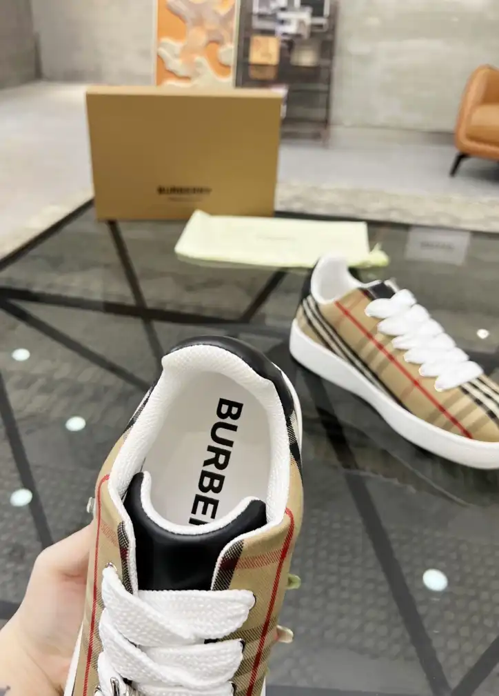 hype Burberry Sneakers