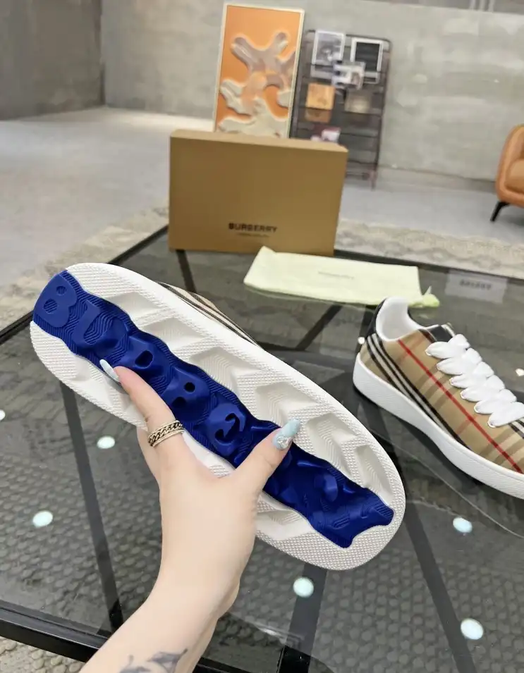 hype Burberry Sneakers