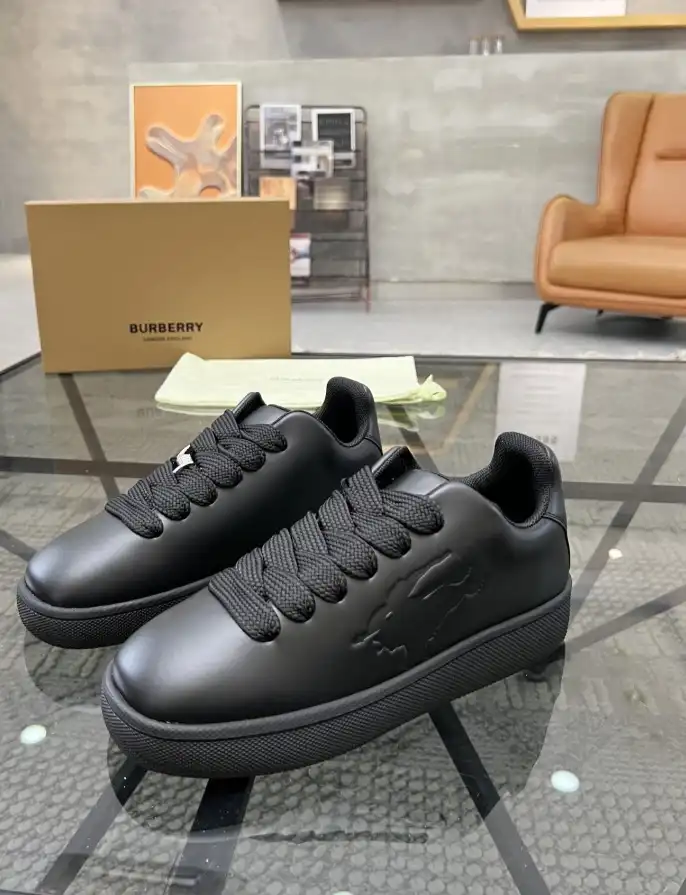 hype Burberry Sneakers