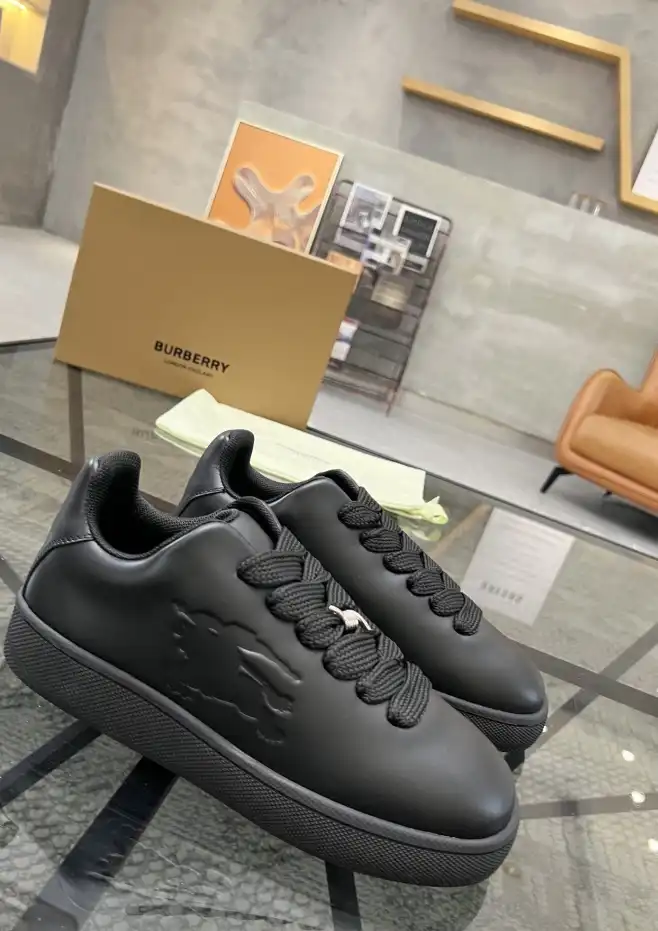 hype Burberry Sneakers