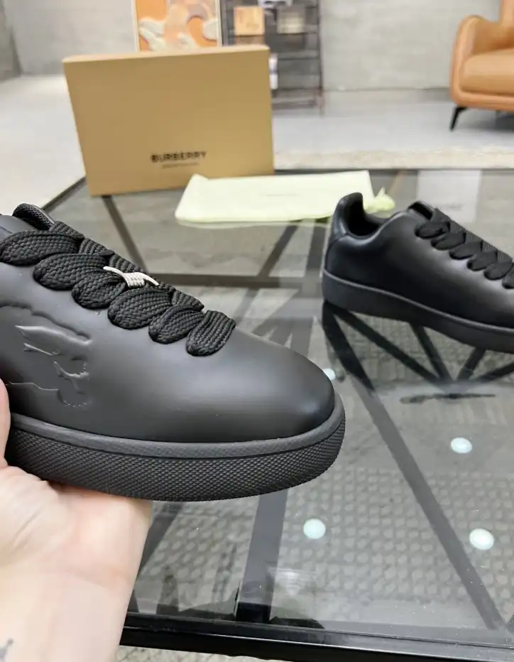 hype Burberry Sneakers