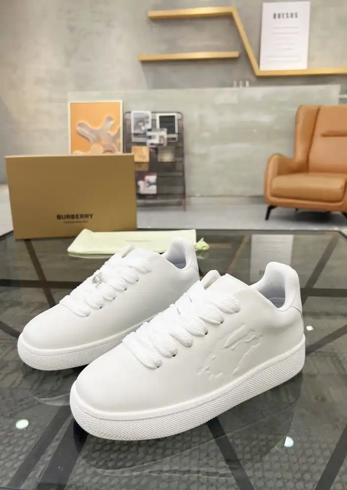 hype Burberry Sneakers