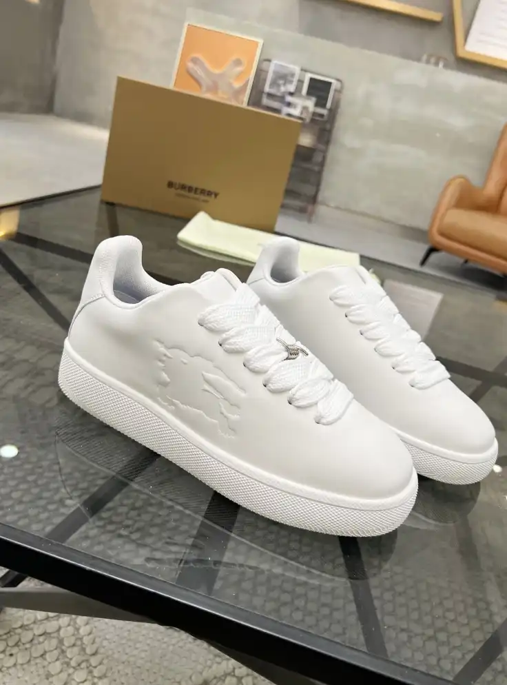 hype Burberry Sneakers