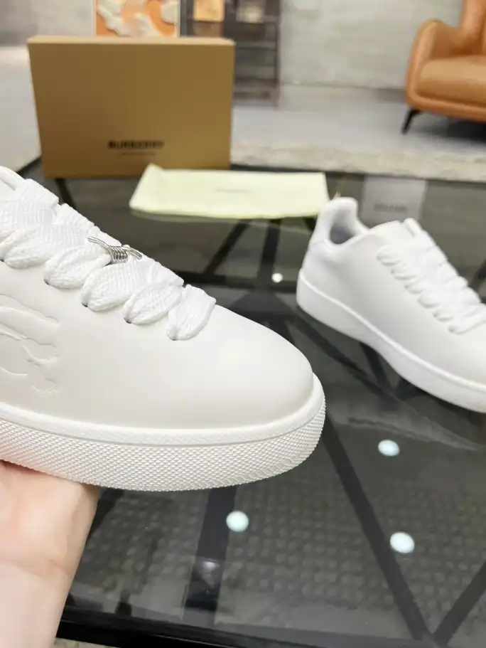 hype Burberry Sneakers