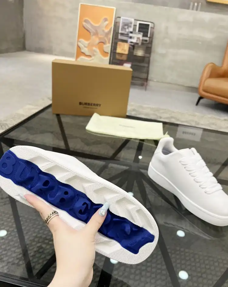 hype Burberry Sneakers