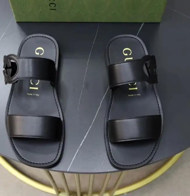 hype Gucci Slippers