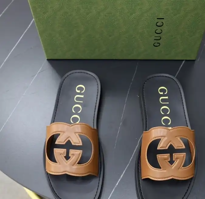 hype Gucci Slippers