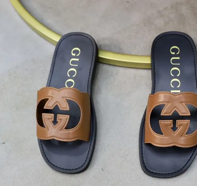 hype Gucci Slippers