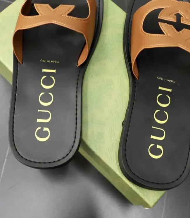 hype Gucci Slippers