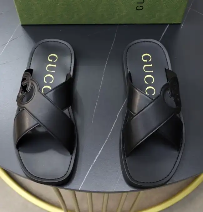 hype Gucci Slippers