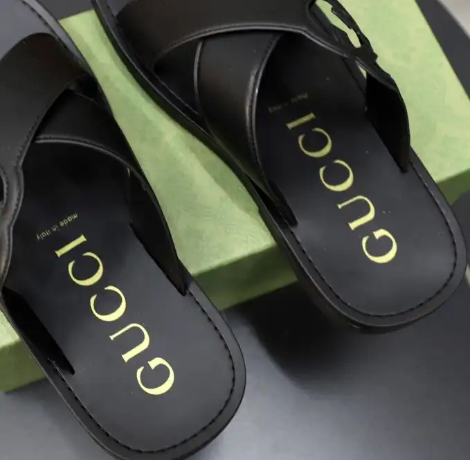 hype Gucci Slippers