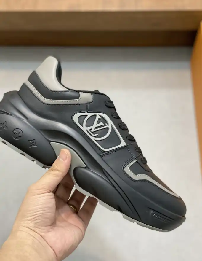 hype Louis Vuitton Sneakers