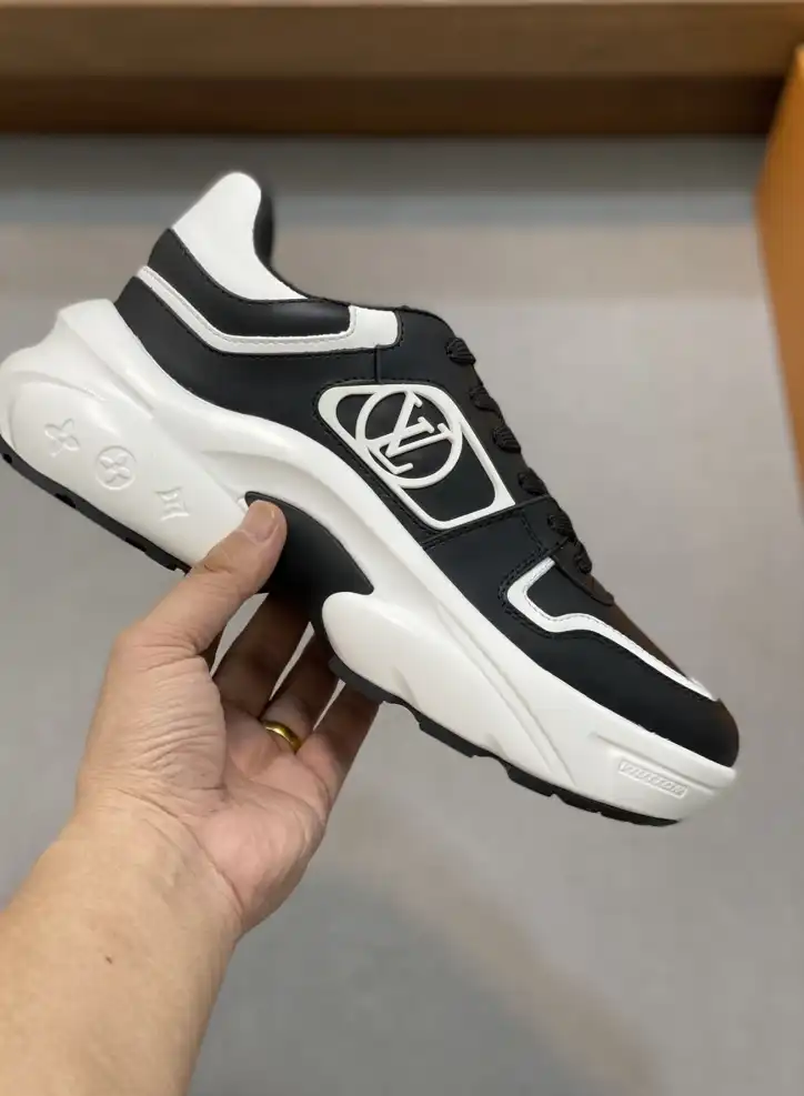 hype Louis Vuitton Sneakers