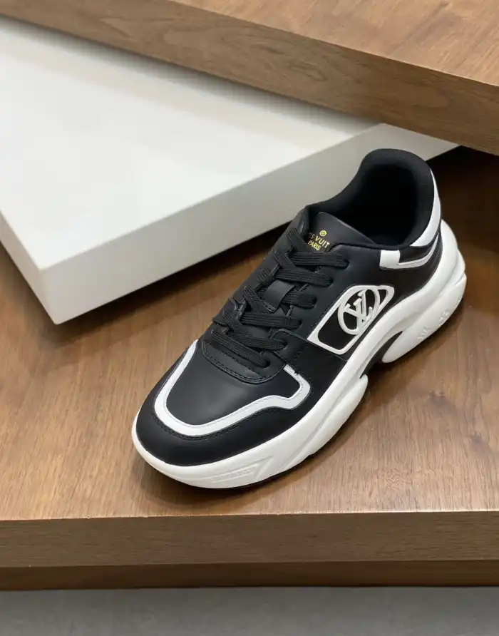 hype Louis Vuitton Sneakers