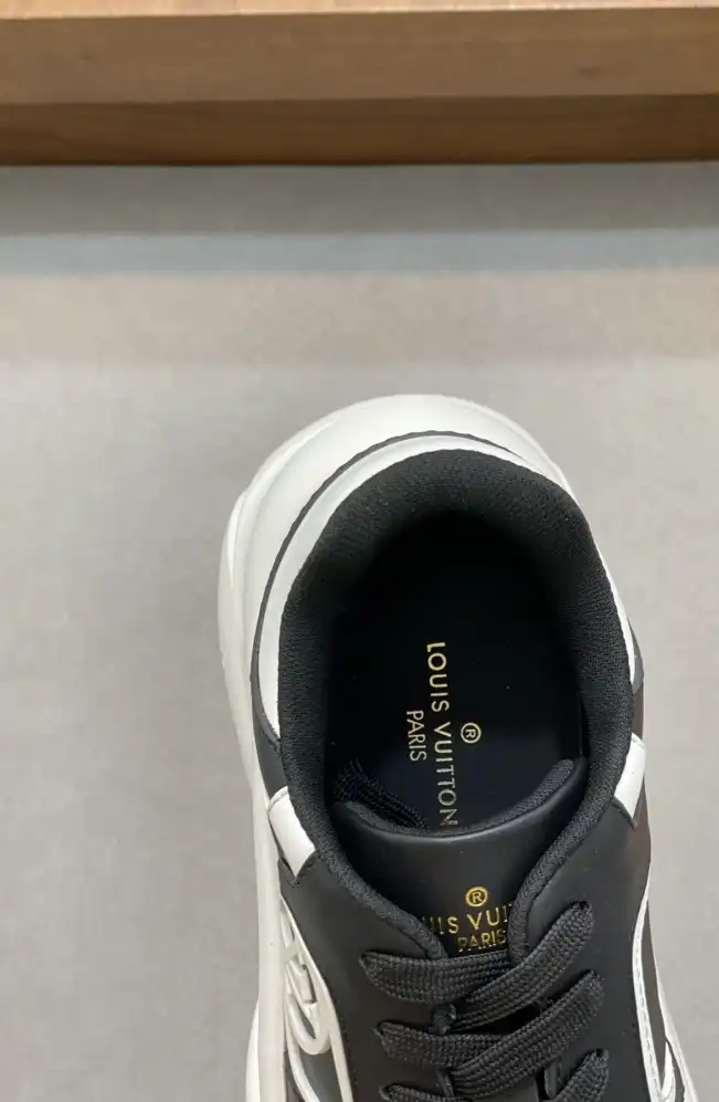 hype Louis Vuitton Sneakers