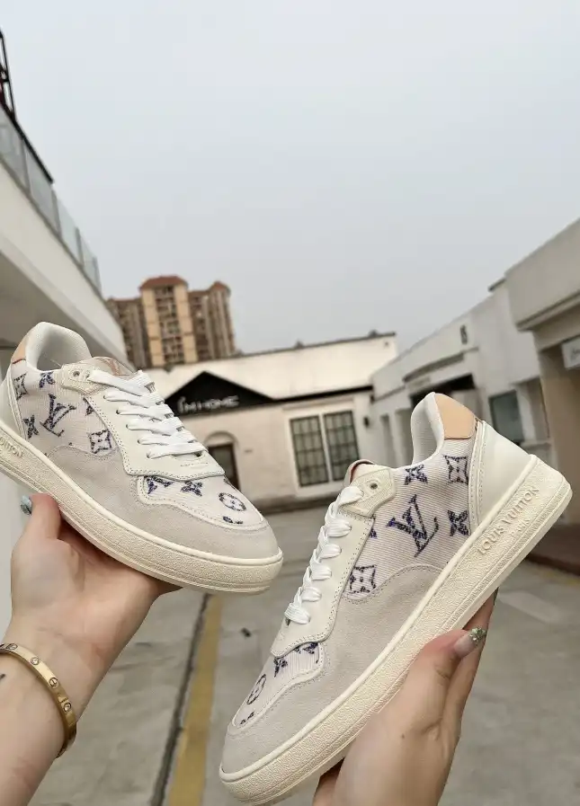 hype Louis Vuitton Sneakers