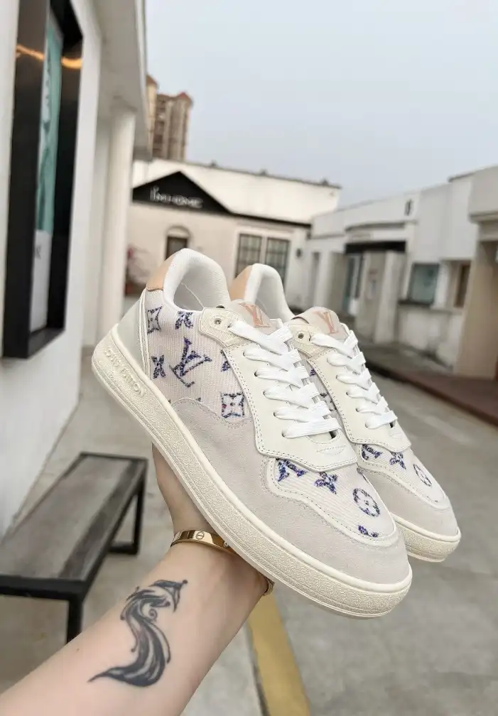 hype Louis Vuitton Sneakers