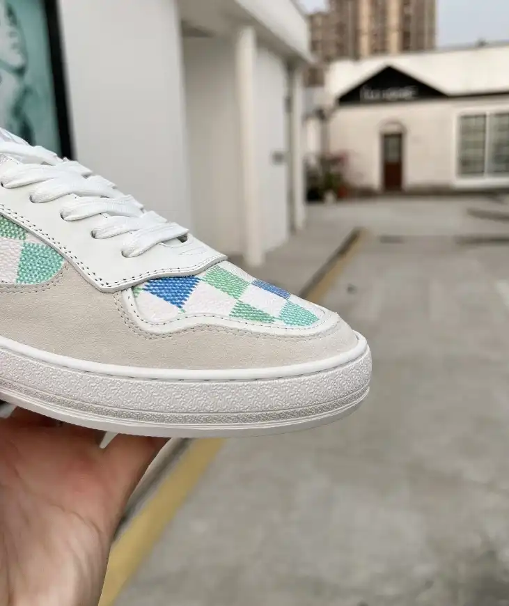 hype Louis Vuitton Sneakers