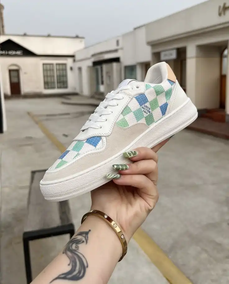 hype Louis Vuitton Sneakers