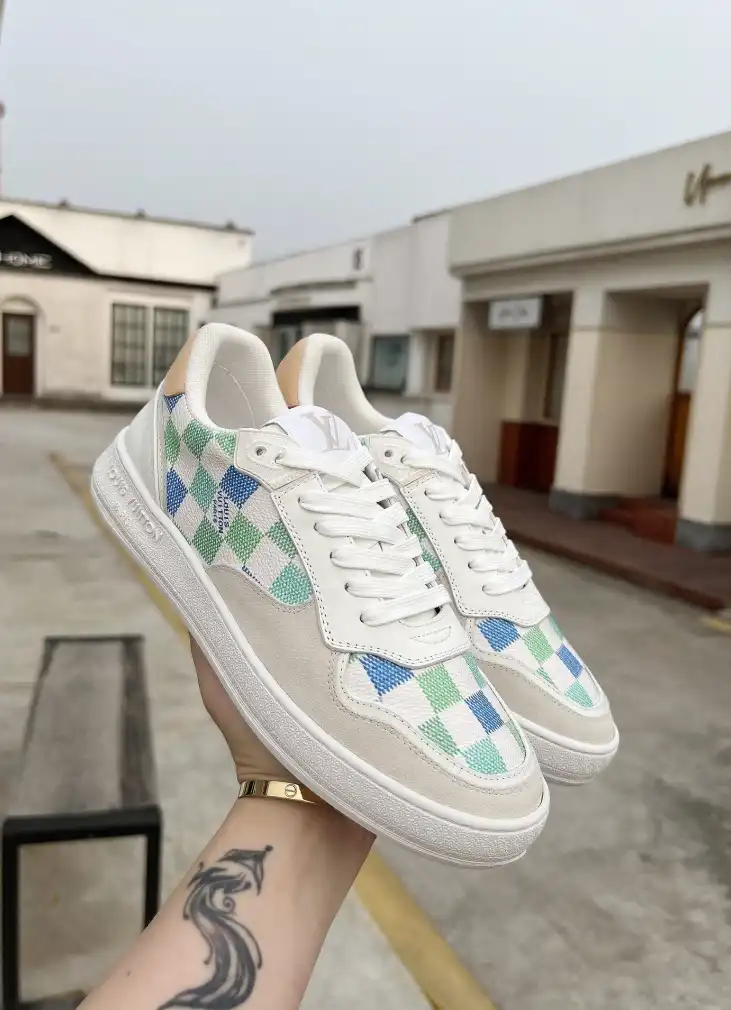 hype Louis Vuitton Sneakers