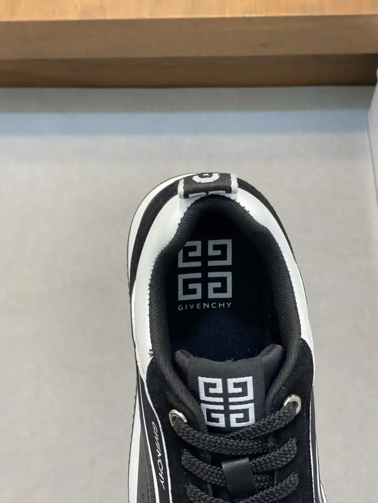 hype Givenchy Sneakers