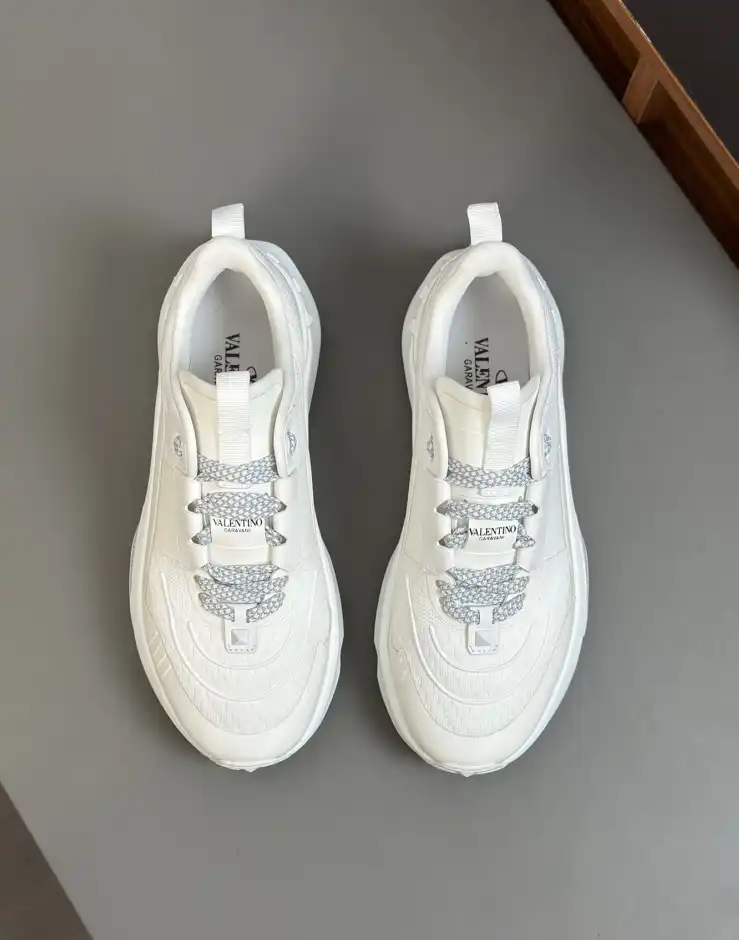 hype Valentino Sneakers