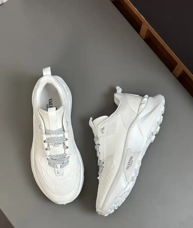 hype Valentino Sneakers