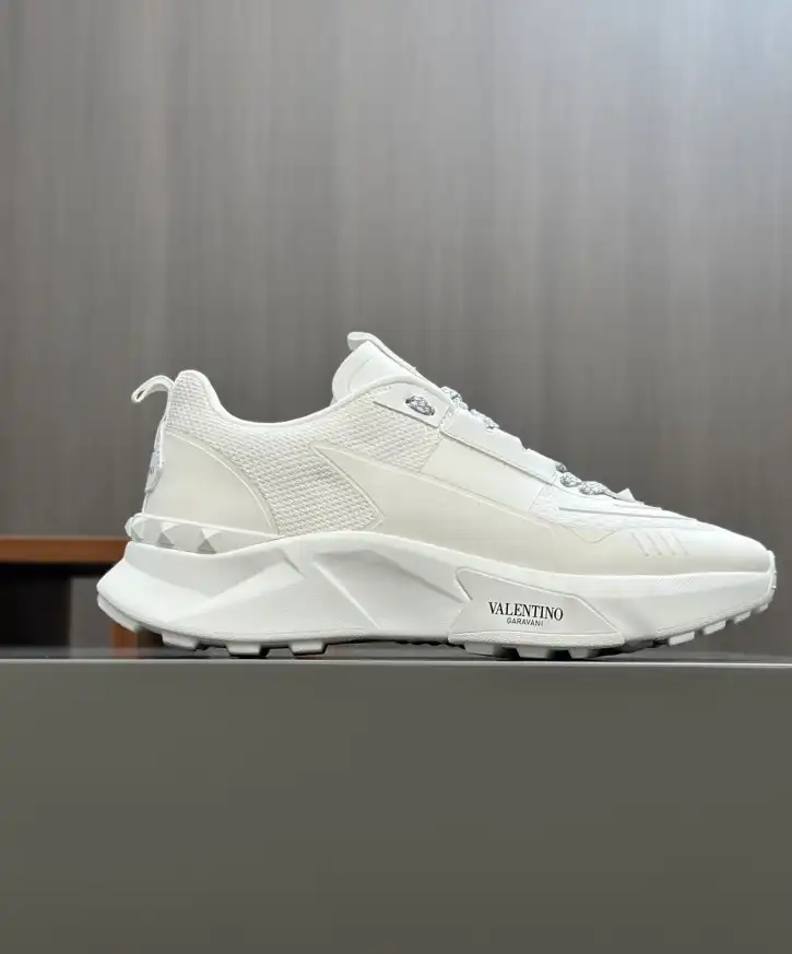 hype Valentino Sneakers