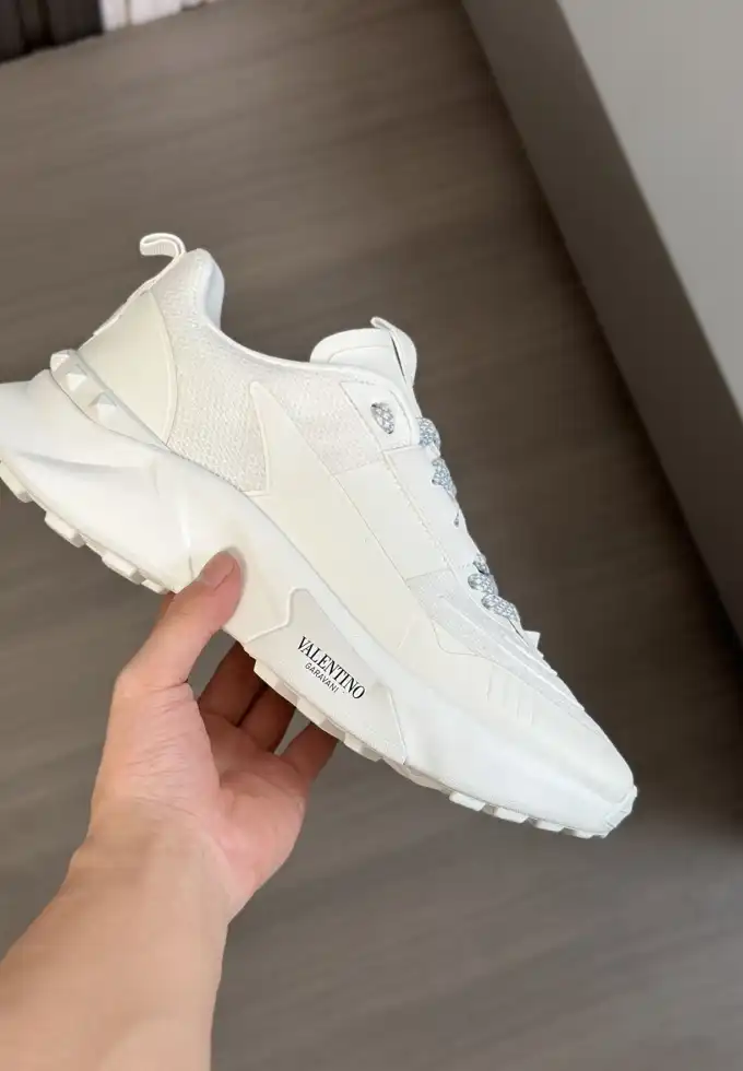 hype Valentino Sneakers