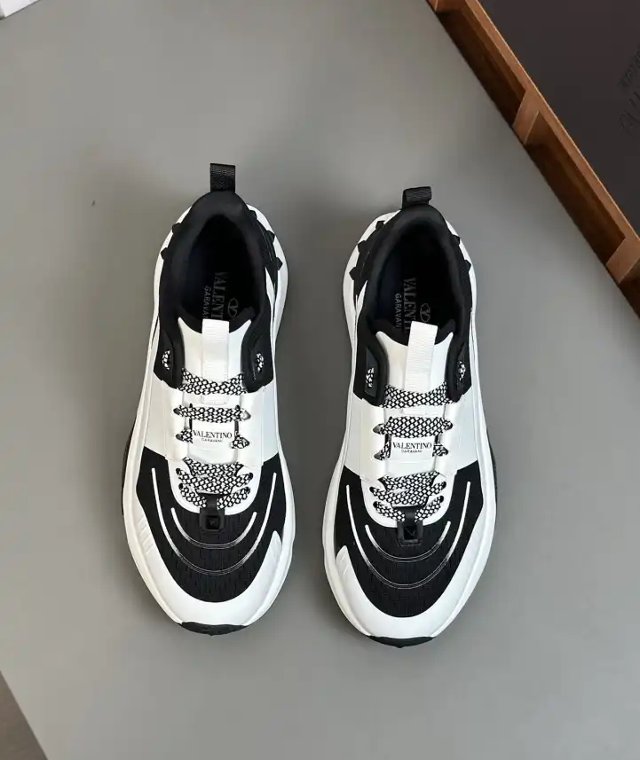 hype Valentino Sneakers