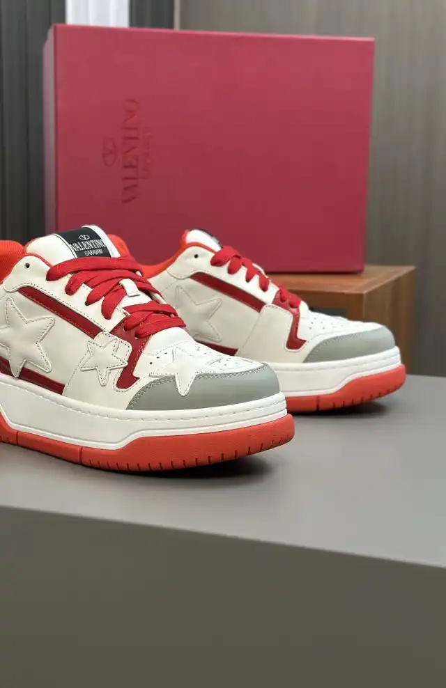 hype Valentino Sneakers