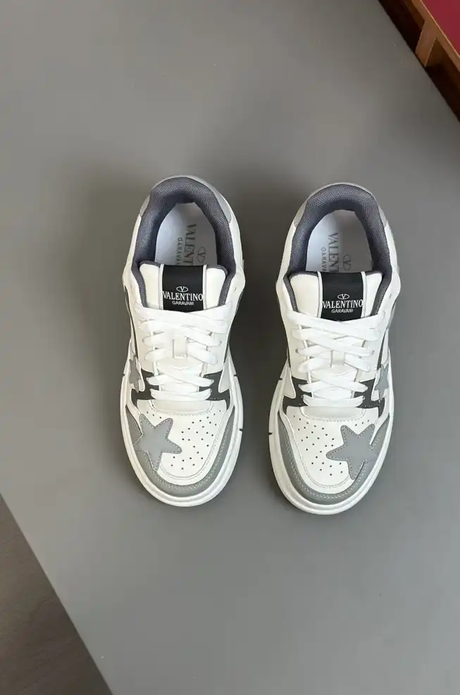 hype Valentino Sneakers