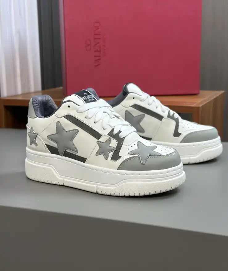 hype Valentino Sneakers