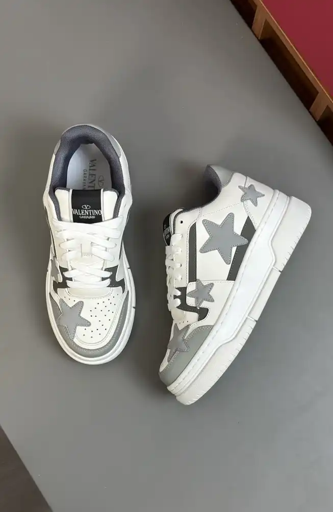 hype Valentino Sneakers