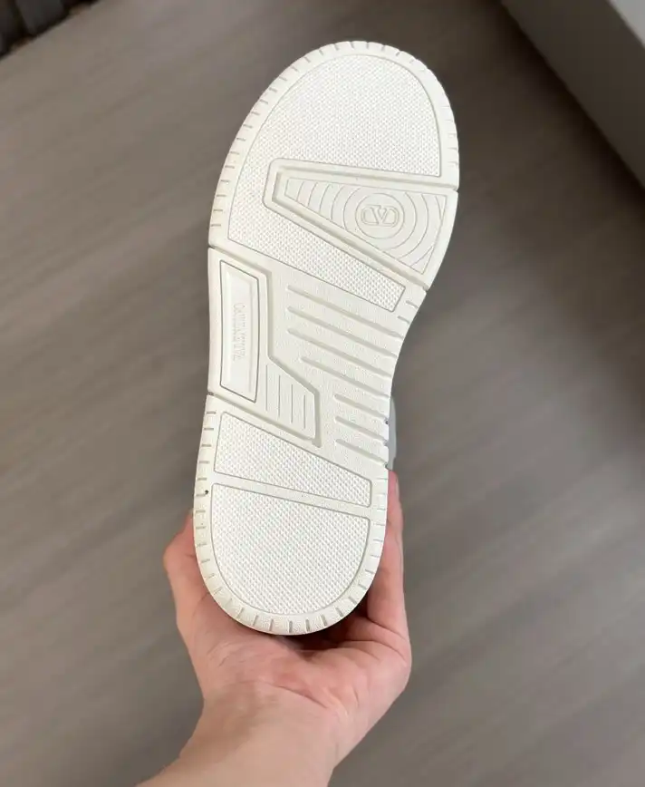 hype Valentino Sneakers