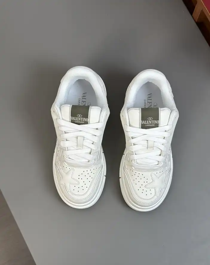 hype Valentino Sneakers