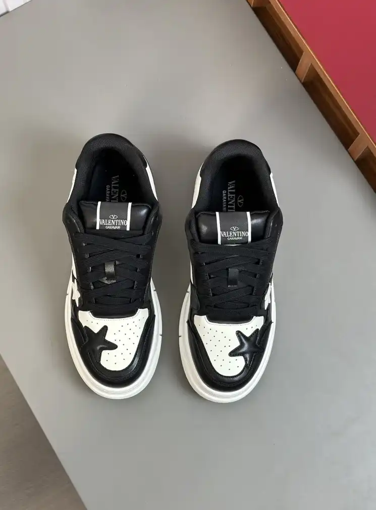 hype Valentino Sneakers