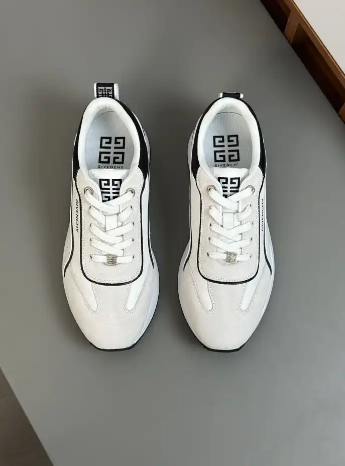 hype Givenchy Sneakers