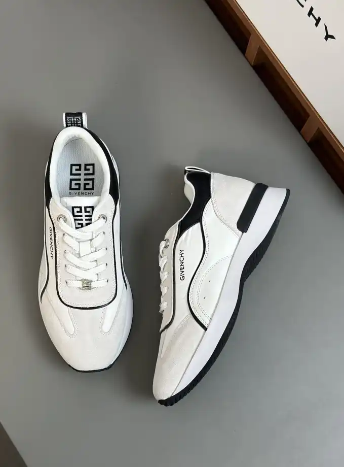 hype Givenchy Sneakers