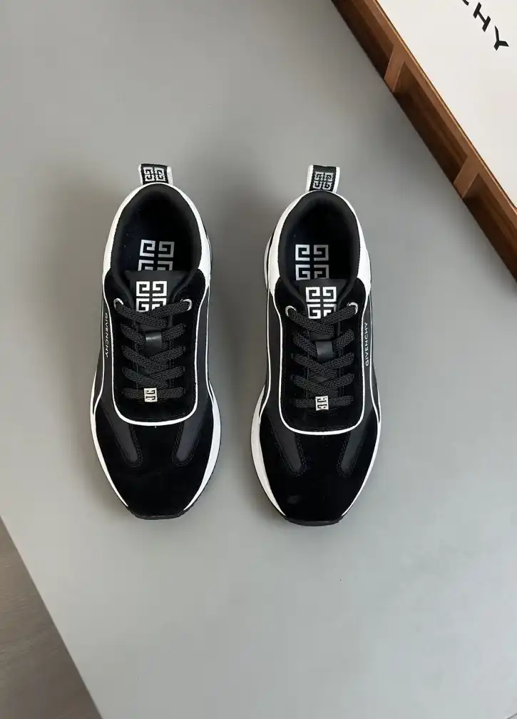 hype Givenchy Sneakers